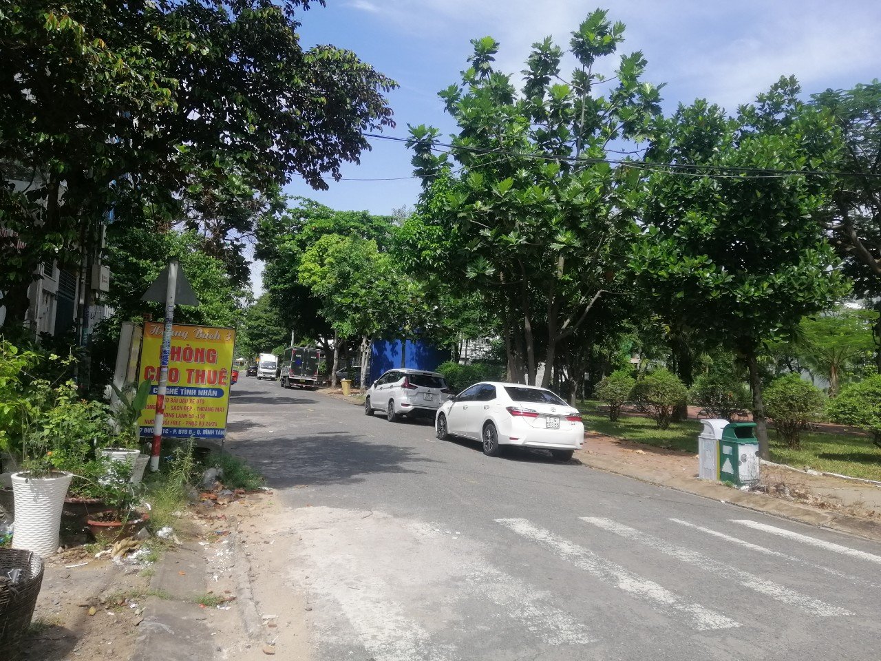 đường 1C khu ao sen tên lửa đối diện công viên