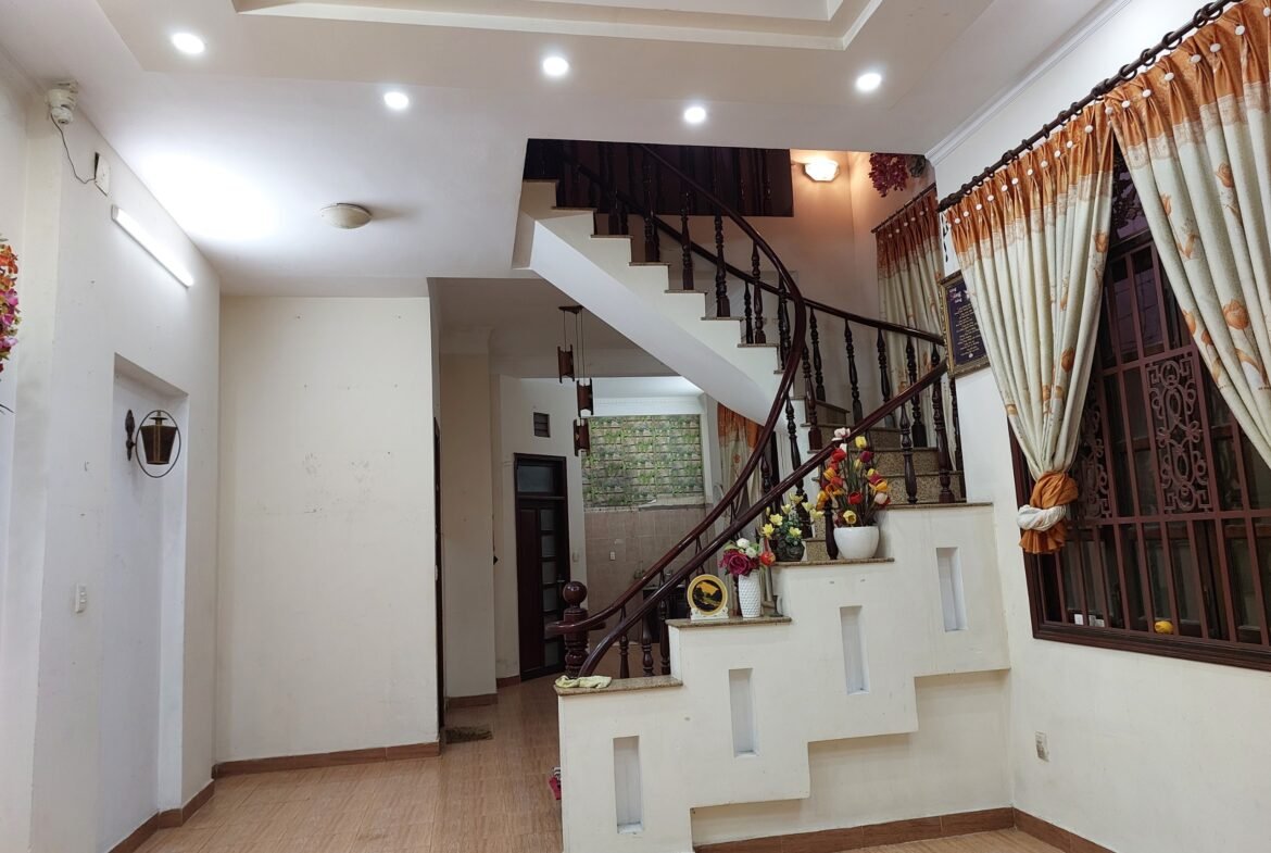 phòng khách mặt tiền Lê Cao Lãng