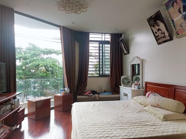 phòng ngủ lớn nhà mặt tiền Lê Cao Lãng