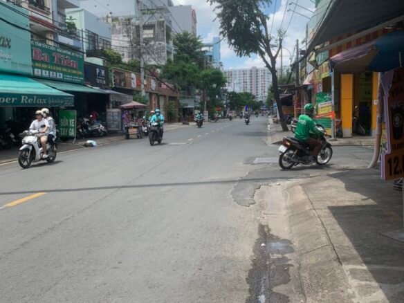 bán nhà góc 2 mặt tiền Thạch Lam