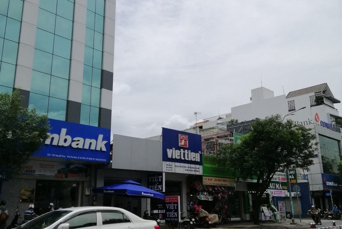 mặt tiền đường Nguyễn Sơn