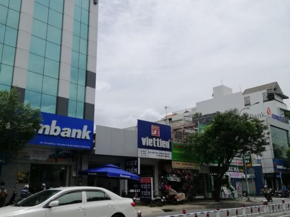 mặt tiền đường Nguyễn Sơn