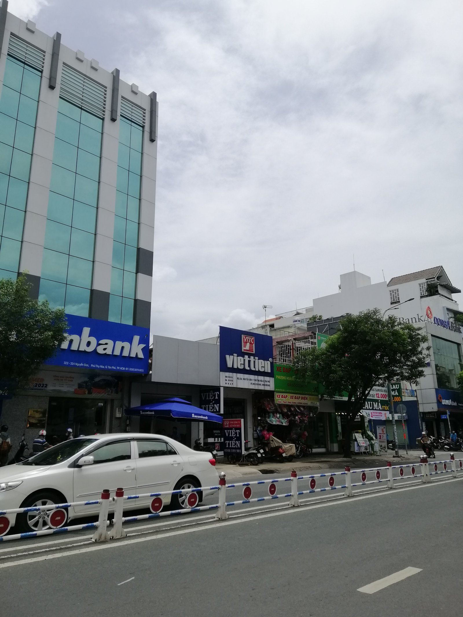 mặt tiền đường Nguyễn Sơn