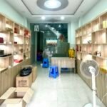 bán nhà mặt tiền Phùng Tá Chu