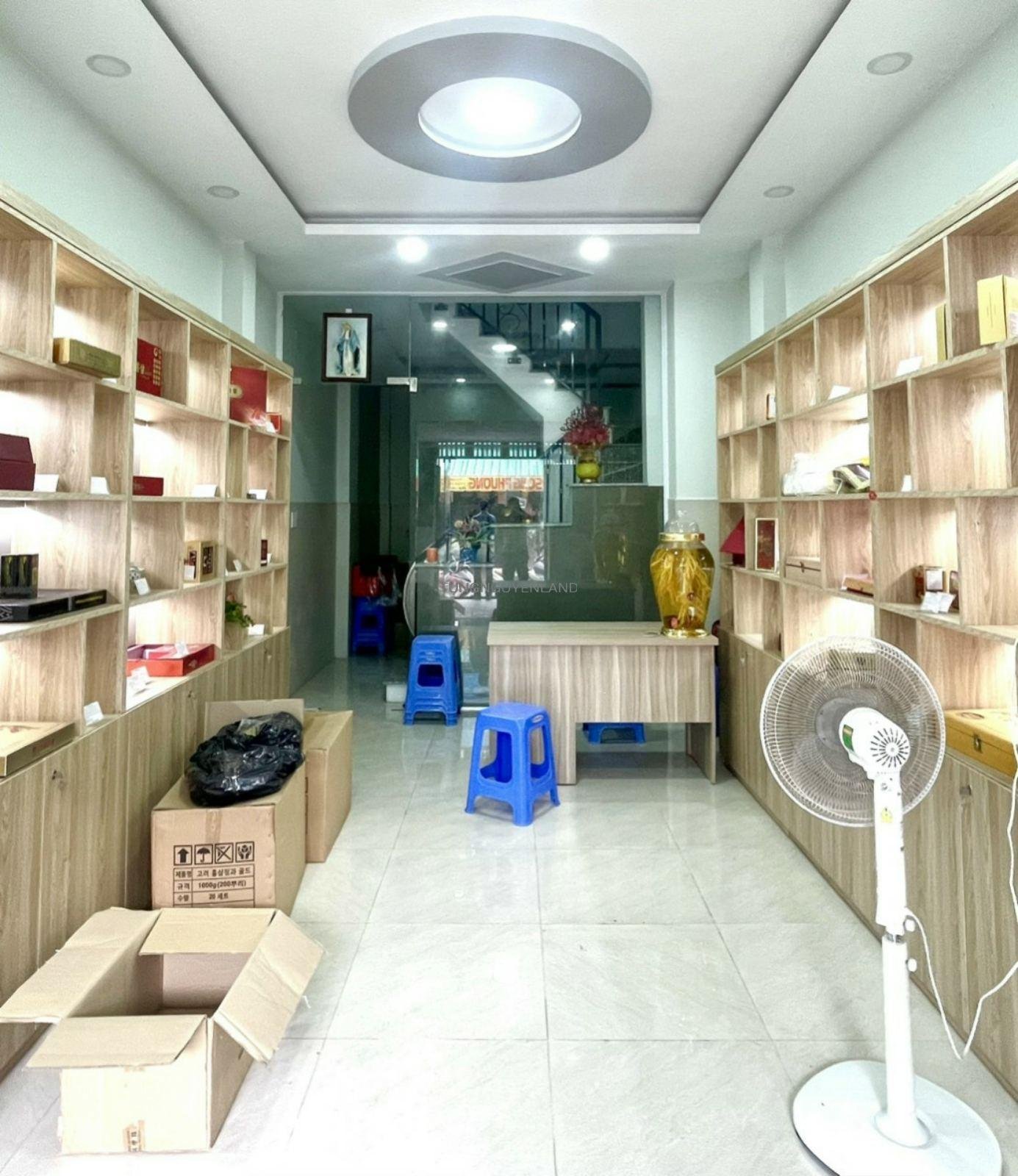 bán nhà mặt tiền Phùng Tá Chu