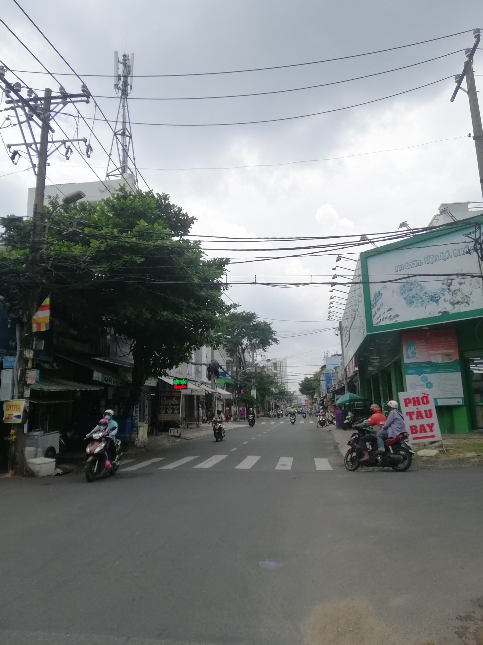 bán nhà mặt tiền đường Lê Khôi