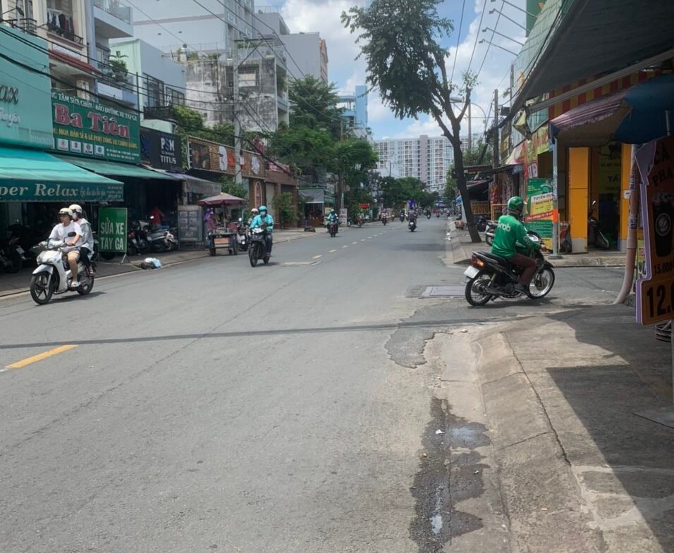 Bán nhà góc 2 mặt tiền đường Thạch Lam