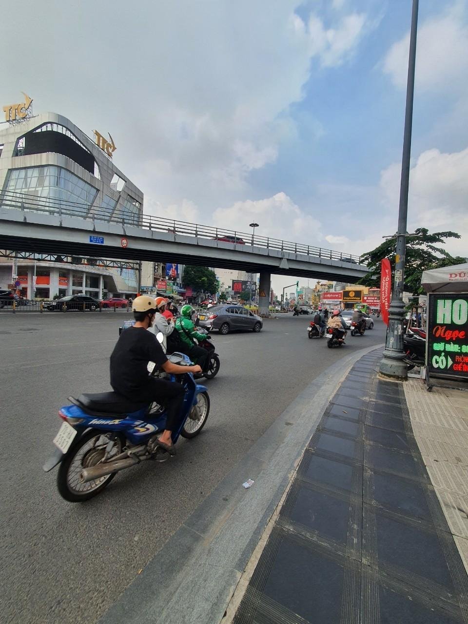 Bán Nhà 2 mặt tiền đường Cộng Hoà Bán Nhà 2 mặt tiền đường Cộng Hoà