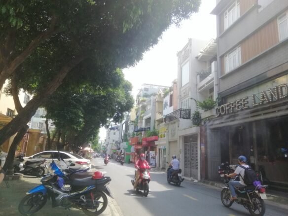 bán nhà mặt tiền nguyễn trọng tuyển