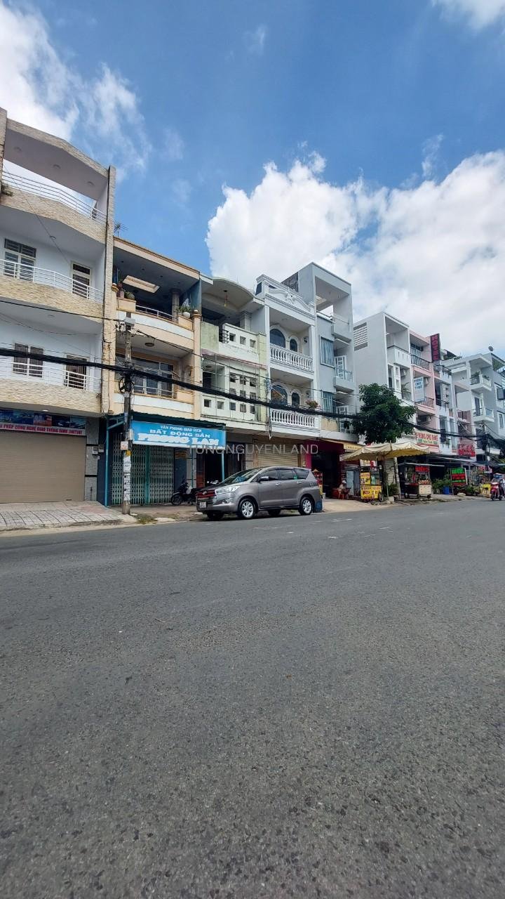 nhà mặt tiền đường 55 khu Tên Lửa