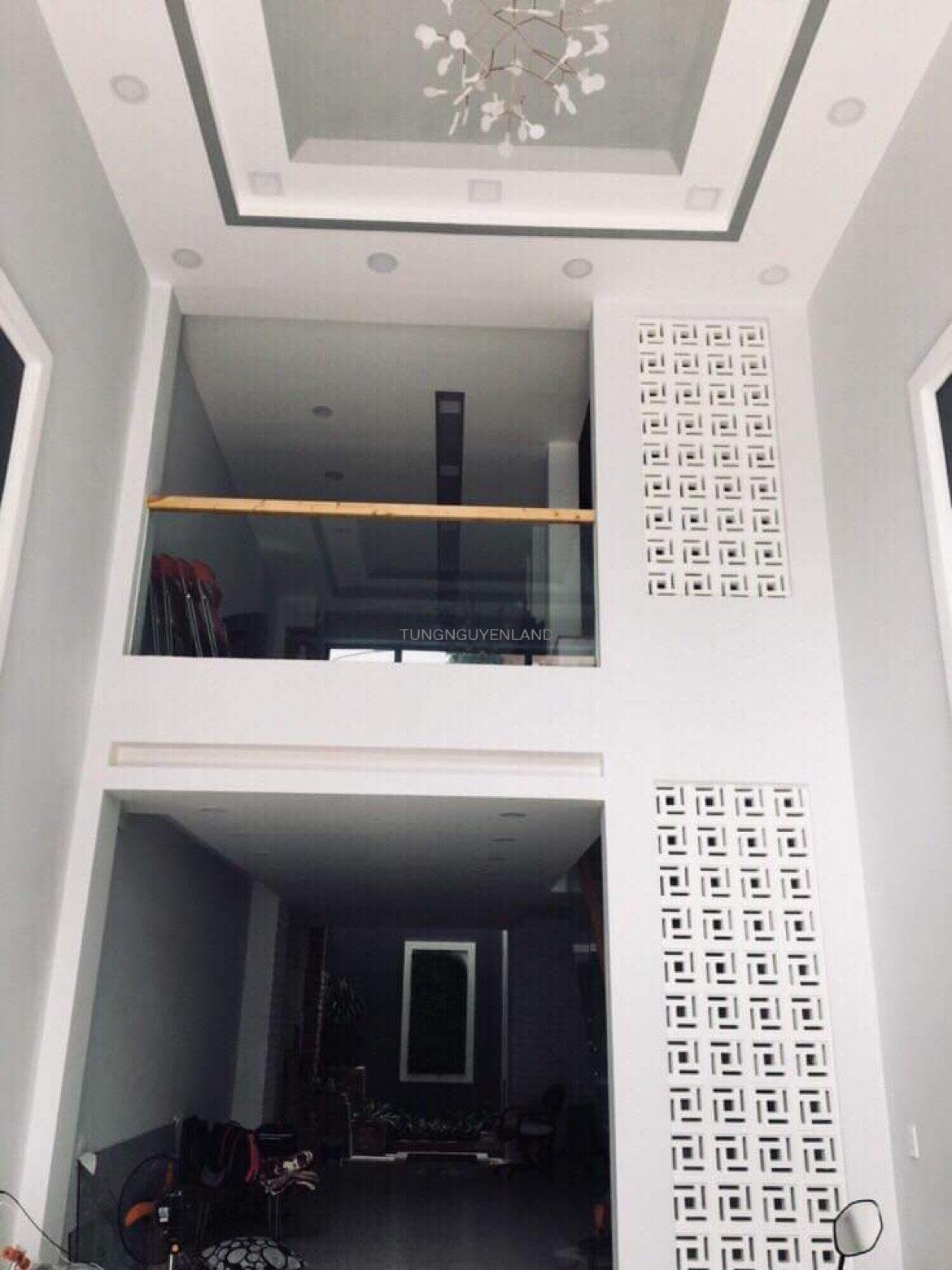 z5189304679722_21bc0ffd1e674c66d0e9c04c759a9d4d