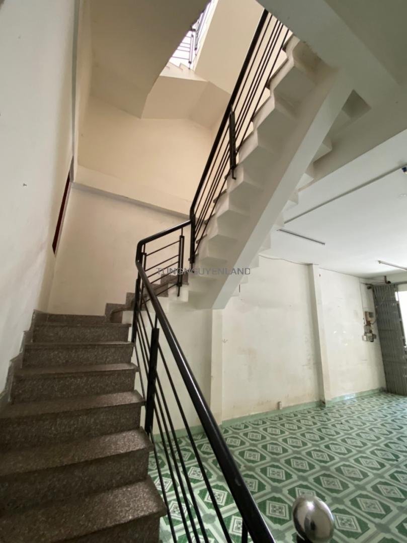 69429B83A40-71EA-412F-A409-5C929C18135B