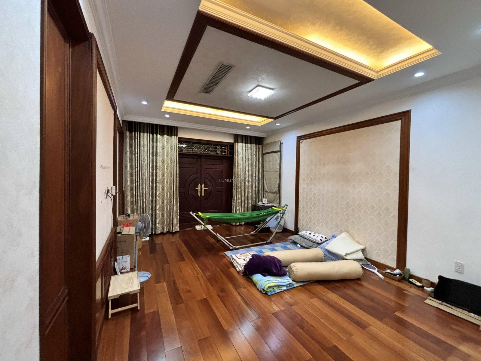 z5360056680256_c8794ebc070286512b773a8b83d14dd5