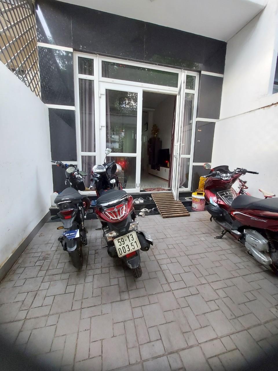 z5402726629511_777ae8657e0e0d5457eb2a1919afeede