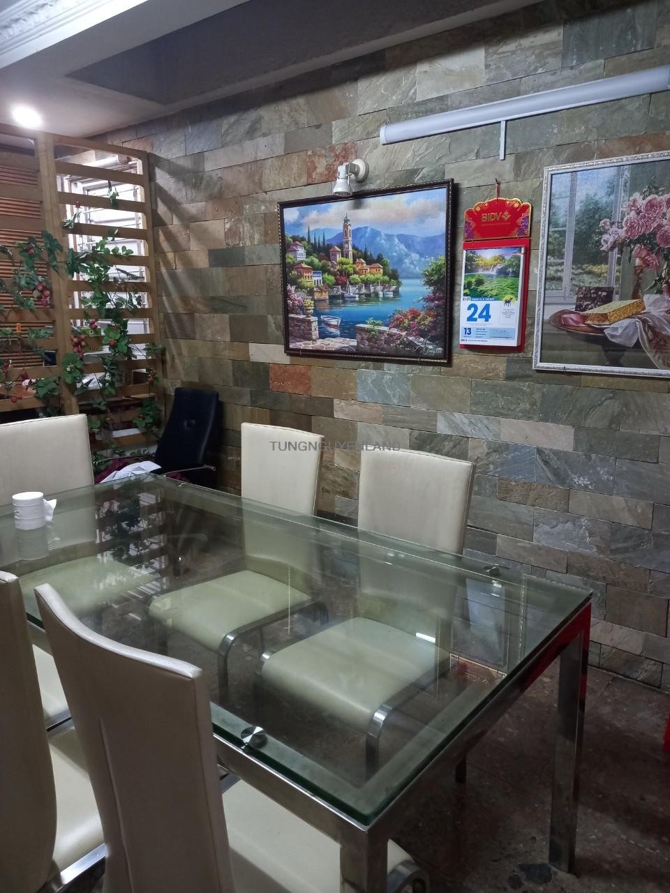 z5600126407931_d99fc0c6868a142217688481a3f2da44