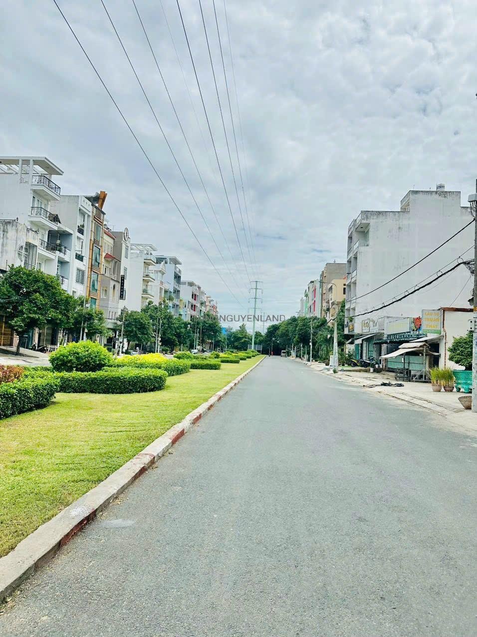 z5632276105612_3f39a5d285f9d84b5e20d89dc917ea6d