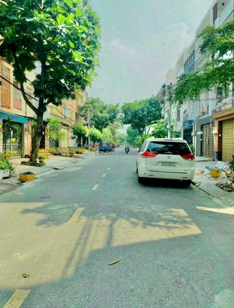 z5637381982553_2b720754d5a458f3fa586701e6d6195a