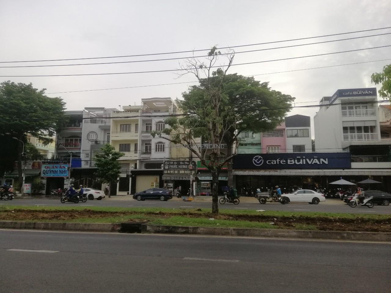 z4972908886400_30296de827840bdf0a789817fe15a3d1