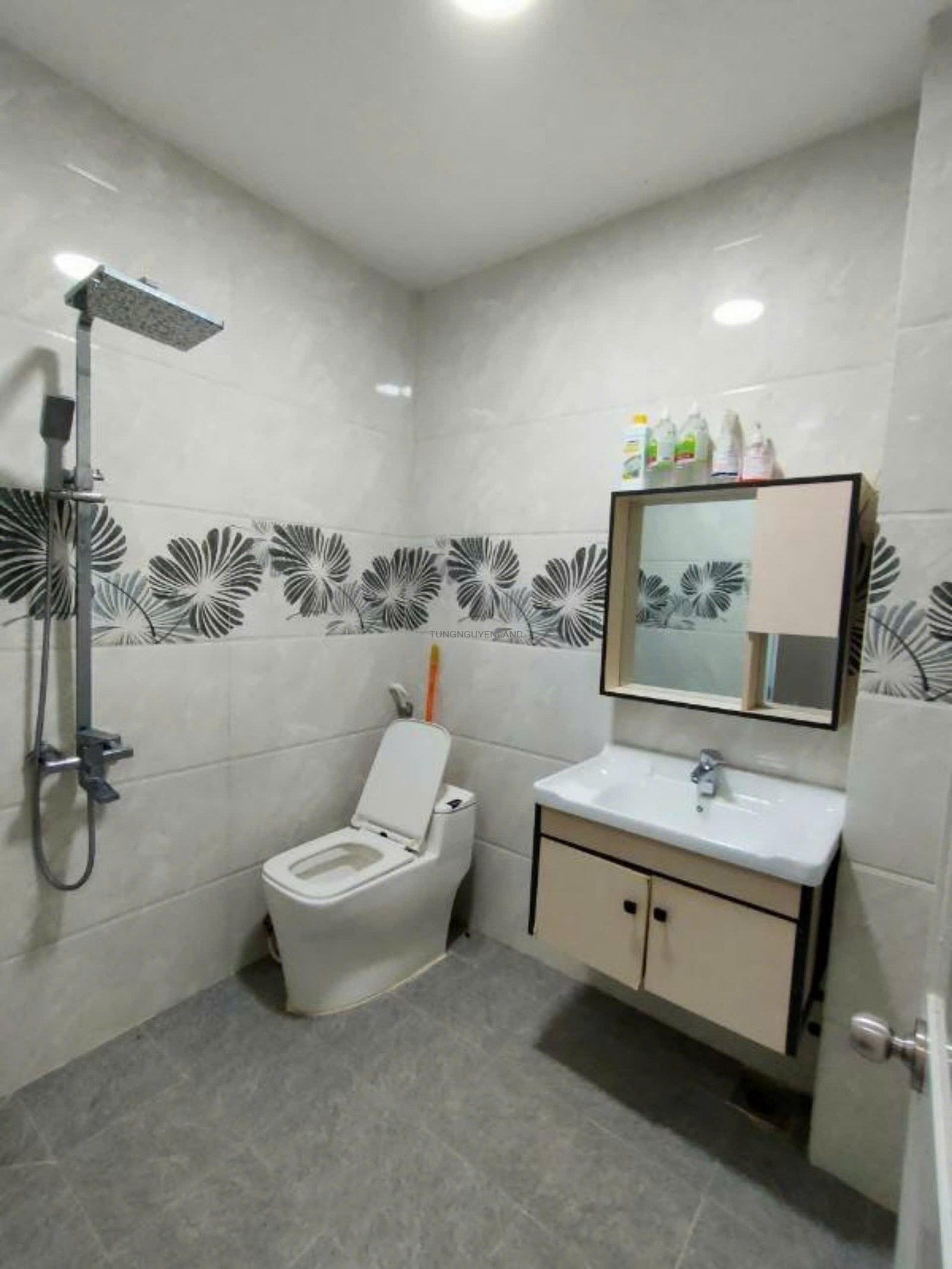 z6123283257326_217f2ca656baf0e065c77338e4b8bb35