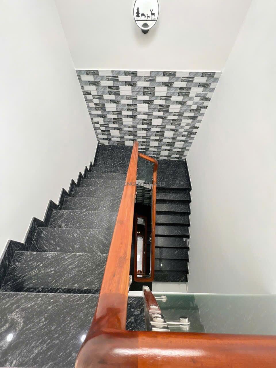 z6354746907067_9ee6284de8002053eb70b0a25fbd3814