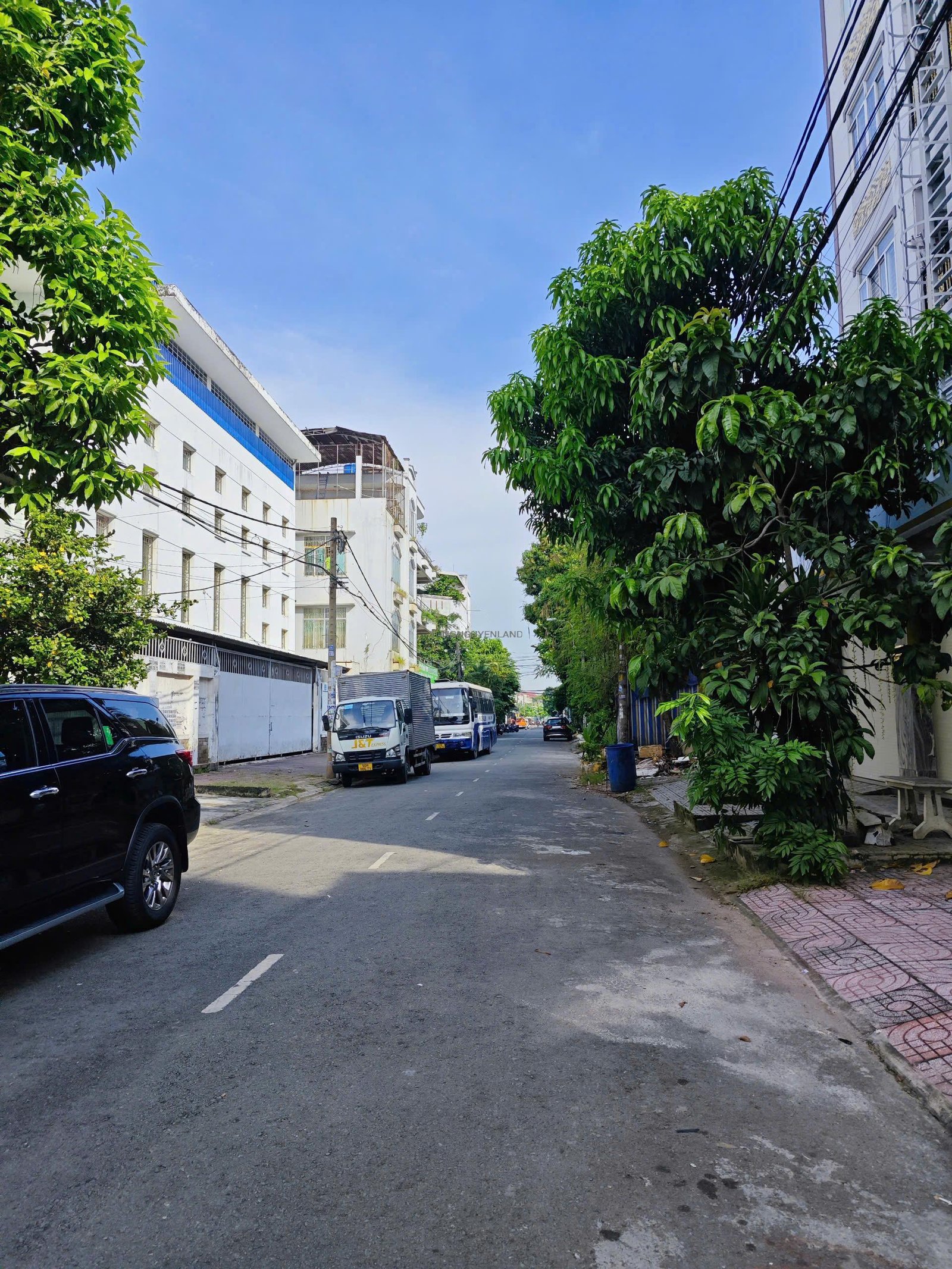 z6866599700930_6192057458b84303d4d9408940d0c249 Bán nhà mặt tiền đường 6D Khu Tên Lửa 5mx18m 3 lầu đẹp