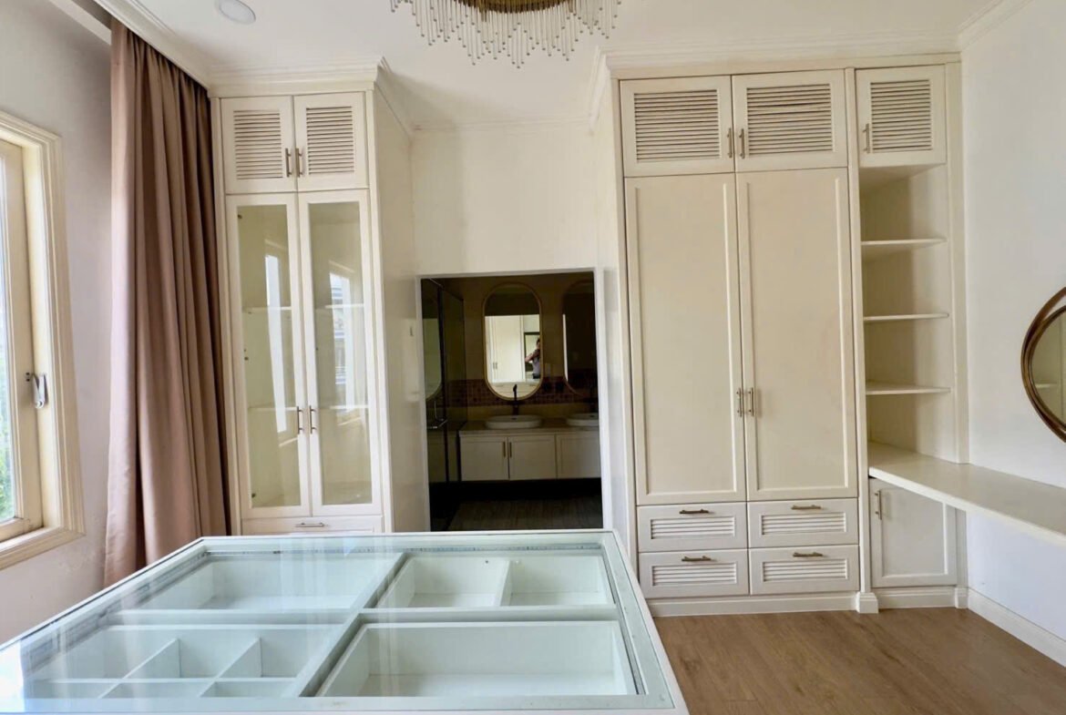 Bán biệt thự căn góc 2 mặt tiền Khu Tên Lửa 9mx20 3 lầu