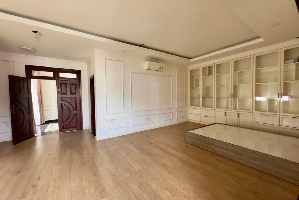Bán biệt thự căn góc 2 mặt tiền Khu Tên Lửa 9mx20 3 lầu