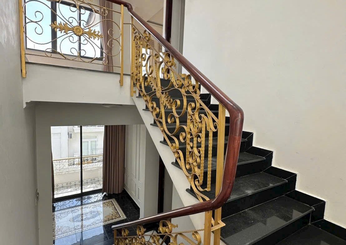 Bán biệt thự căn góc 2 mặt tiền Khu Tên Lửa 9mx20 3 lầu