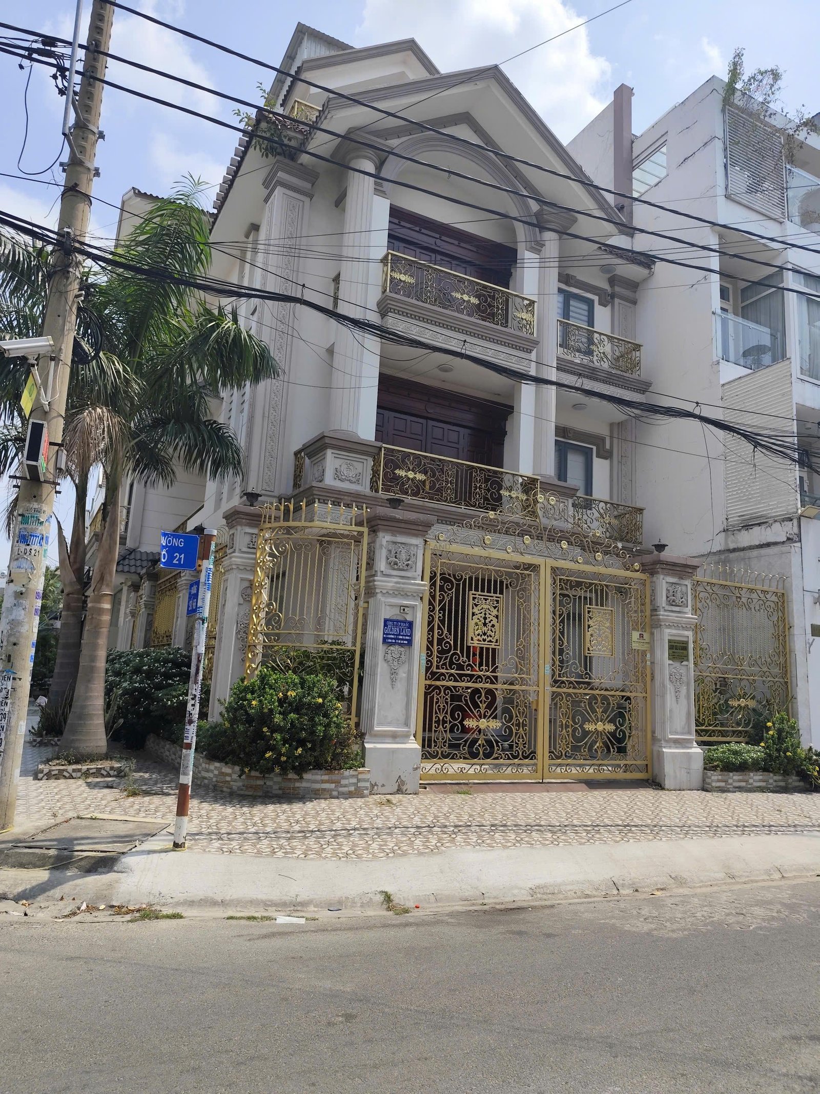 Bán biệt thự căn góc 2 mặt tiền Khu Tên Lửa 9mx20 3 lầu