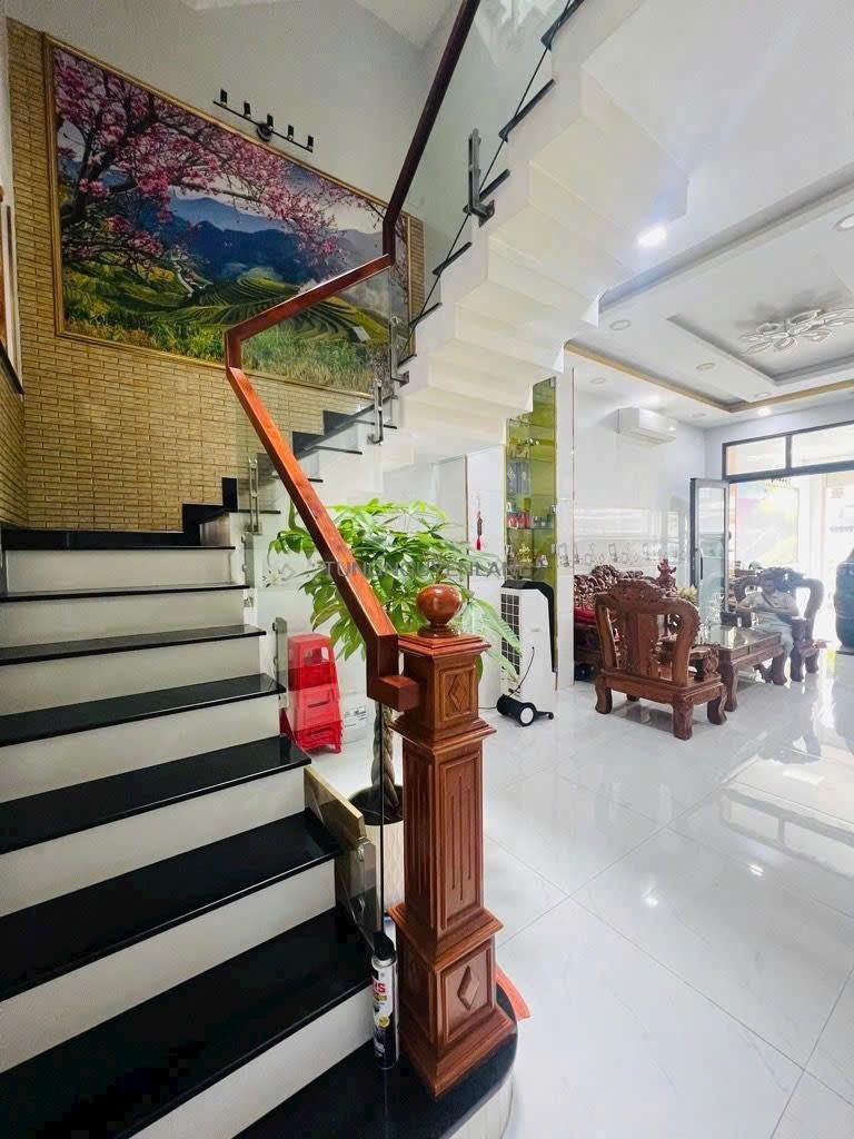 z7768478191632_4c9ee7437f566a90da2918b13fd744d0 Bán nhà mặt tiền đường Đoàn Phú Tứ 4×20 3 lầu
