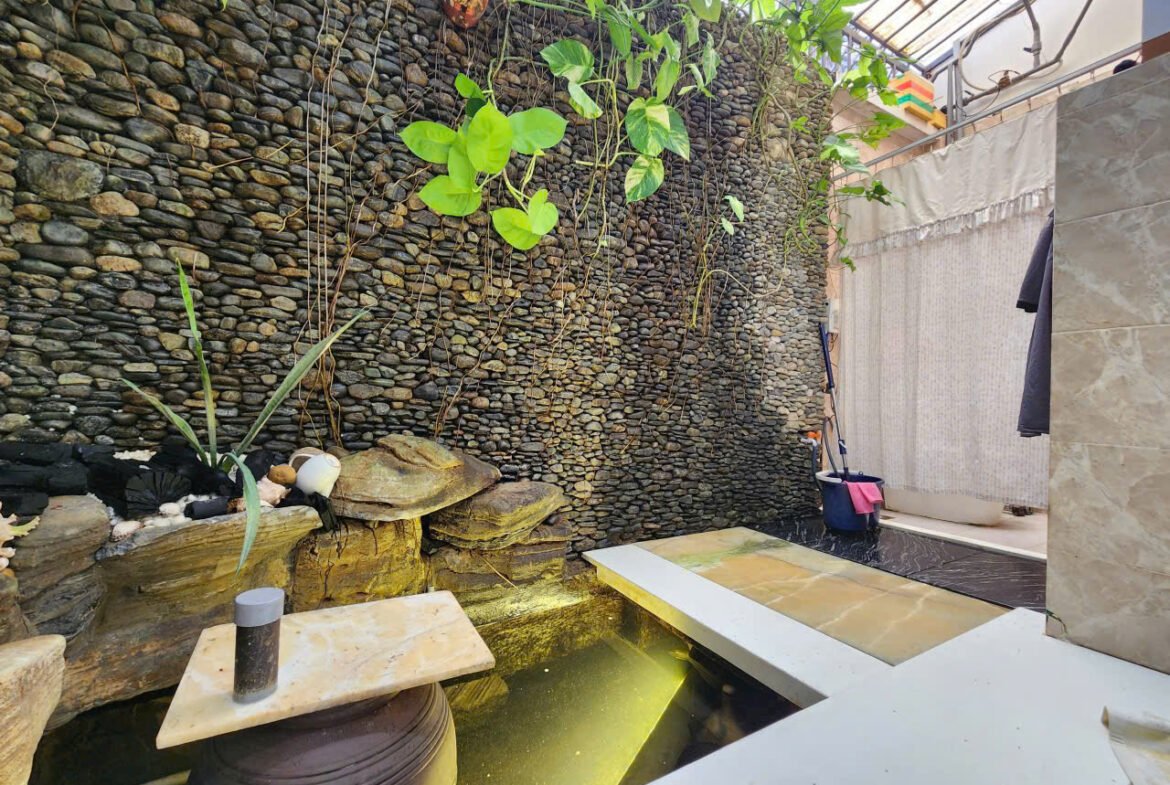 Bán nhà mặt tiền khu Tên Lửa 5mx19m 3 lầu đẹp