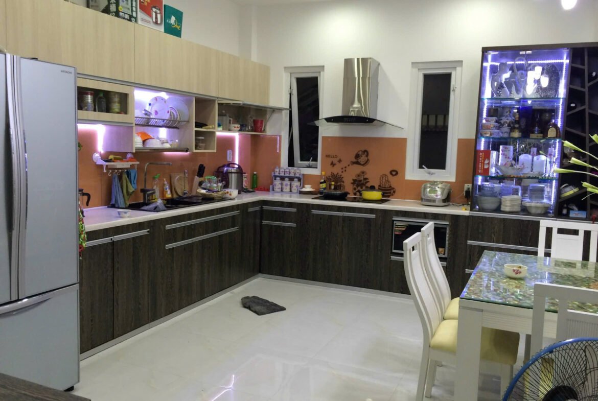 Bán nhà đẹp hẻm 8m đường Kinh Dương Vương 3 lầu P. Phú Lâm
