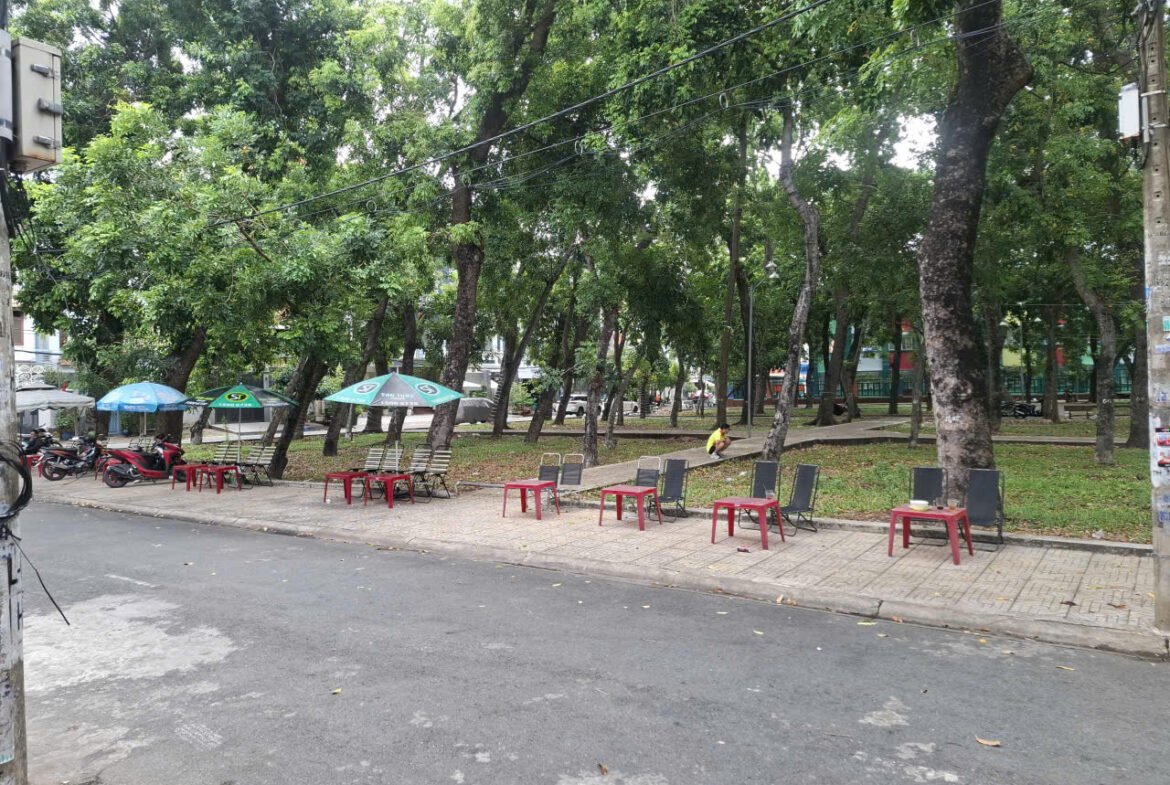 Bán nhà mặt tiền Khu Tên Lửa đối diện công viên 4mx20m 3 lầu đẹp