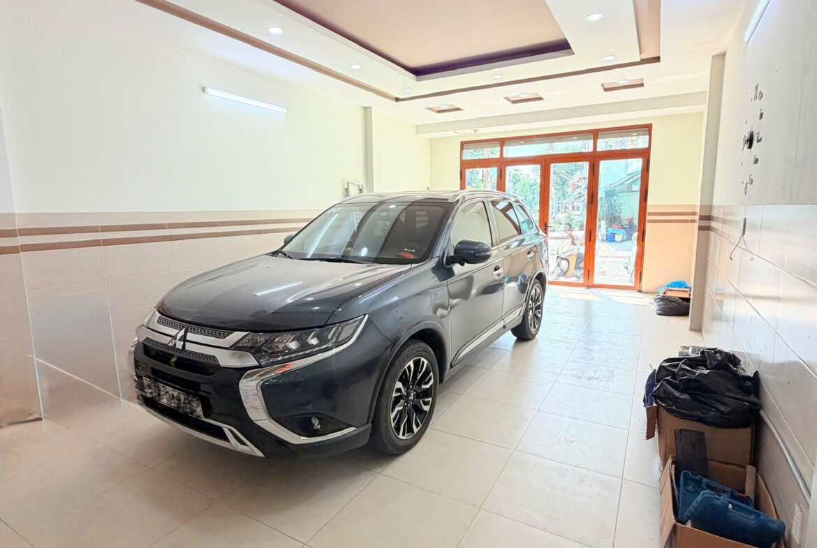 Bán nhà mặt tiền Khu Tên Lửa gần chợ 5mx16m 3 lầu
