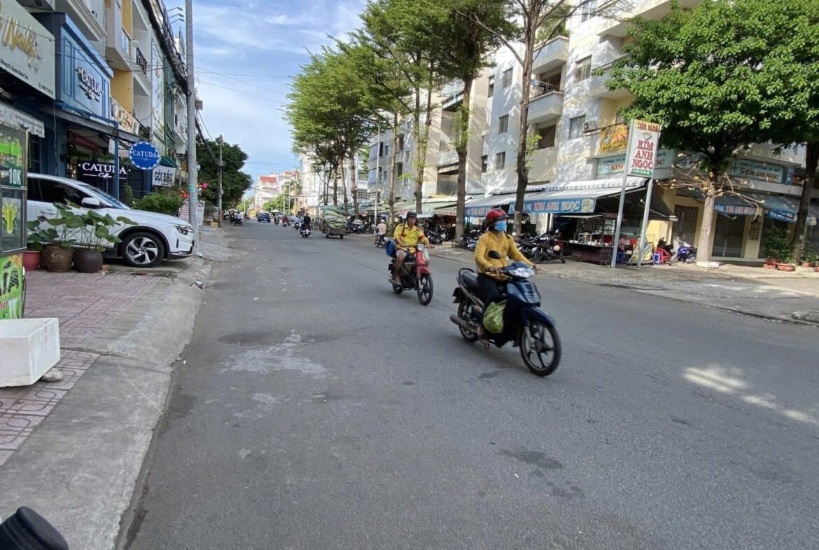 Bán nhà mặt tiền KD đường số 6 Khu Tên Lửa 5mx18m 3 lầu gần chợ Da Sà
