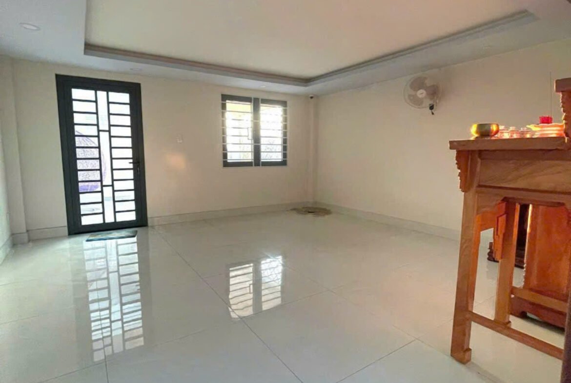 Bán nhà mặt tiền KD đường số 6 Khu Tên Lửa 5mx18m 3 lầu gần chợ Da Sà