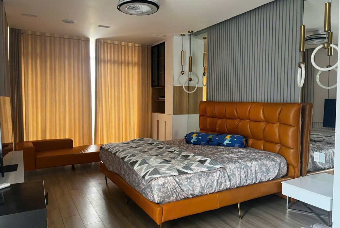 Bán biệt thự góc 2 mặt tiền Khu Tên Lửa Gần Công Viên
