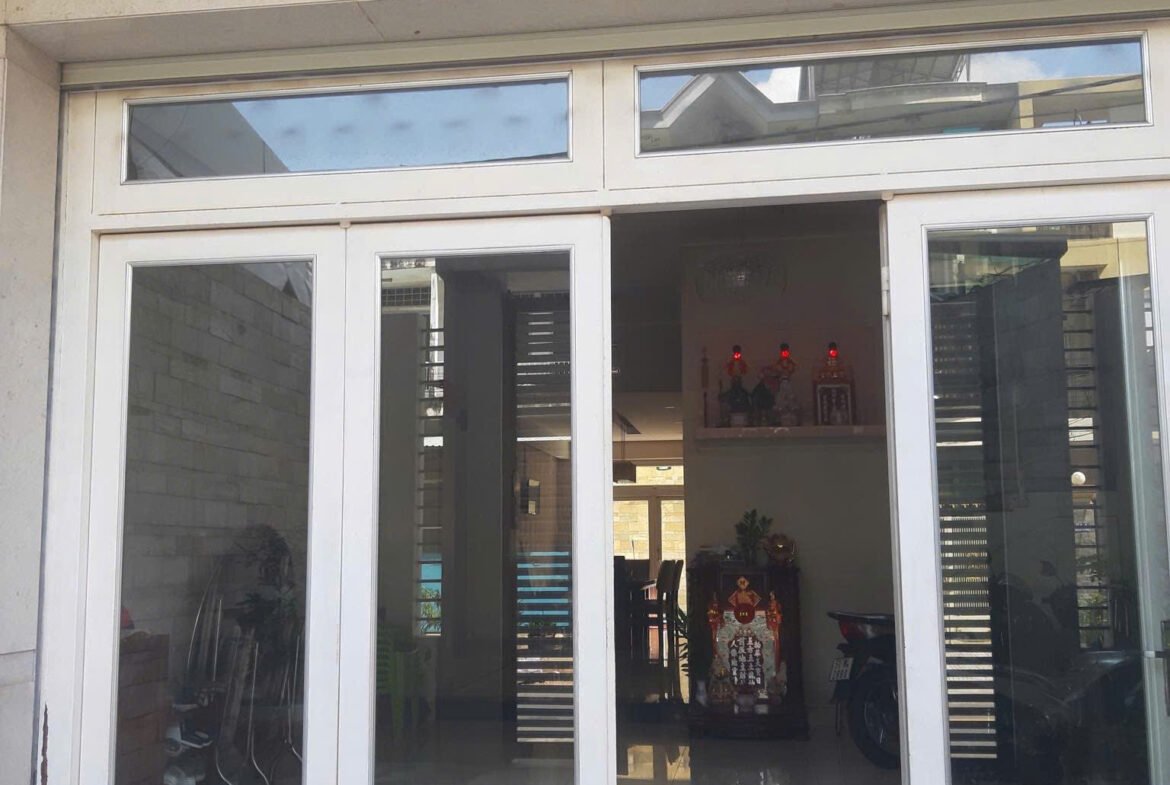 Bán nhà mặt tiền đường Tên Lửa 8m x 25m đúc 3 tấm