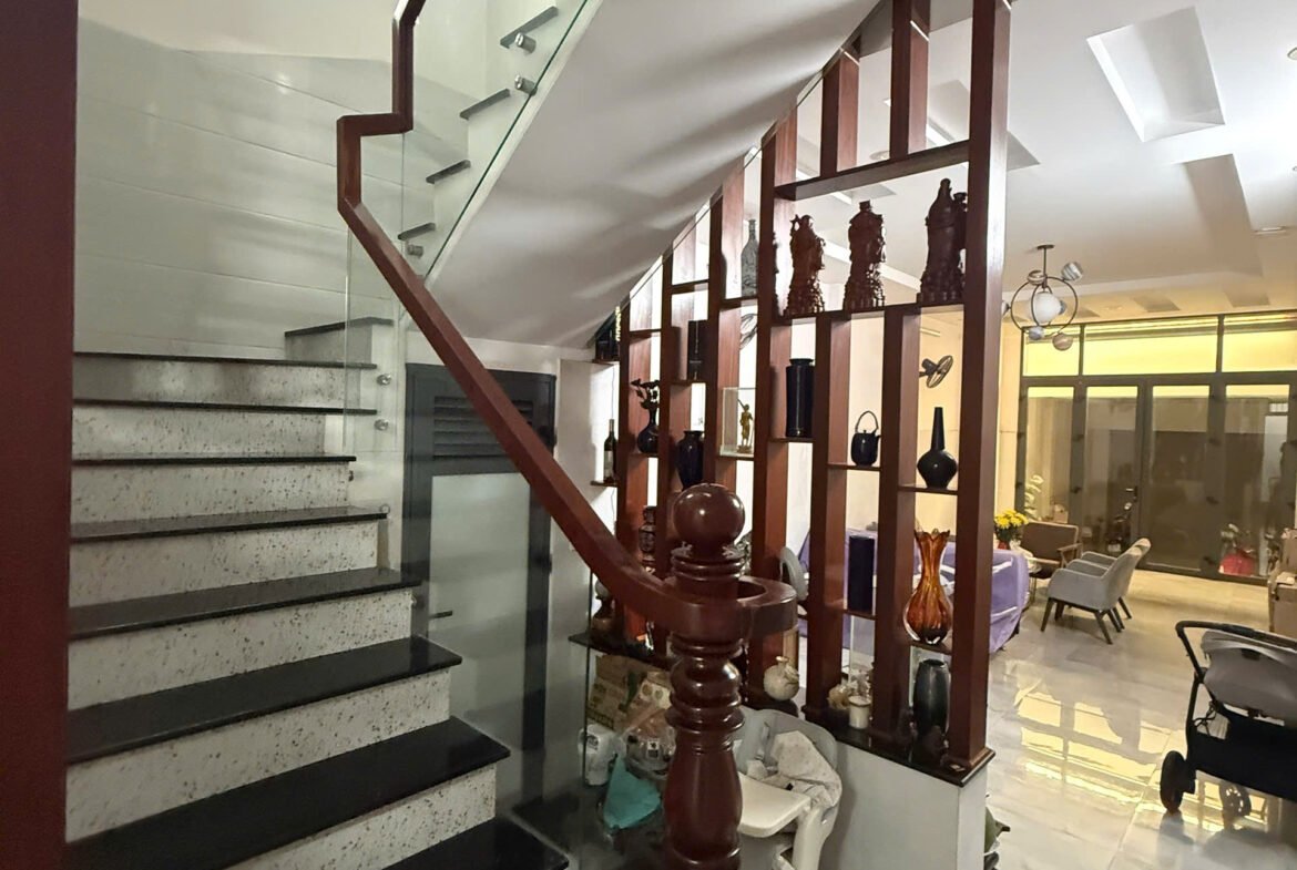 Bán nhà mặt tiền đường Tân Hòa Đông 4mx26m 3 lầu đẹp