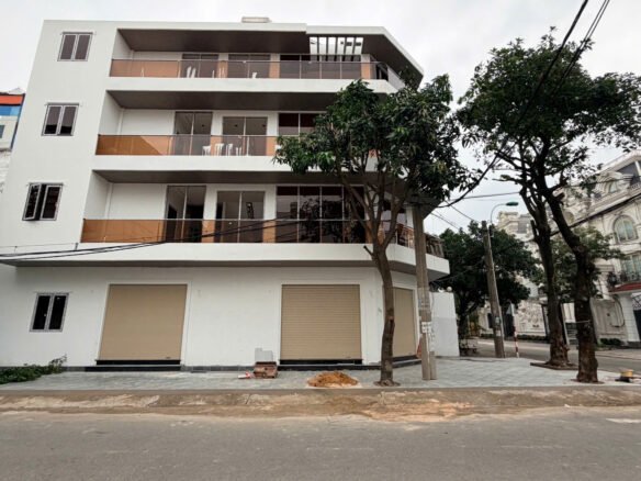 Bán nhà góc 2 mặt tiền khu Ao Sen Tên Lửa 5mx20m 3 lầu
