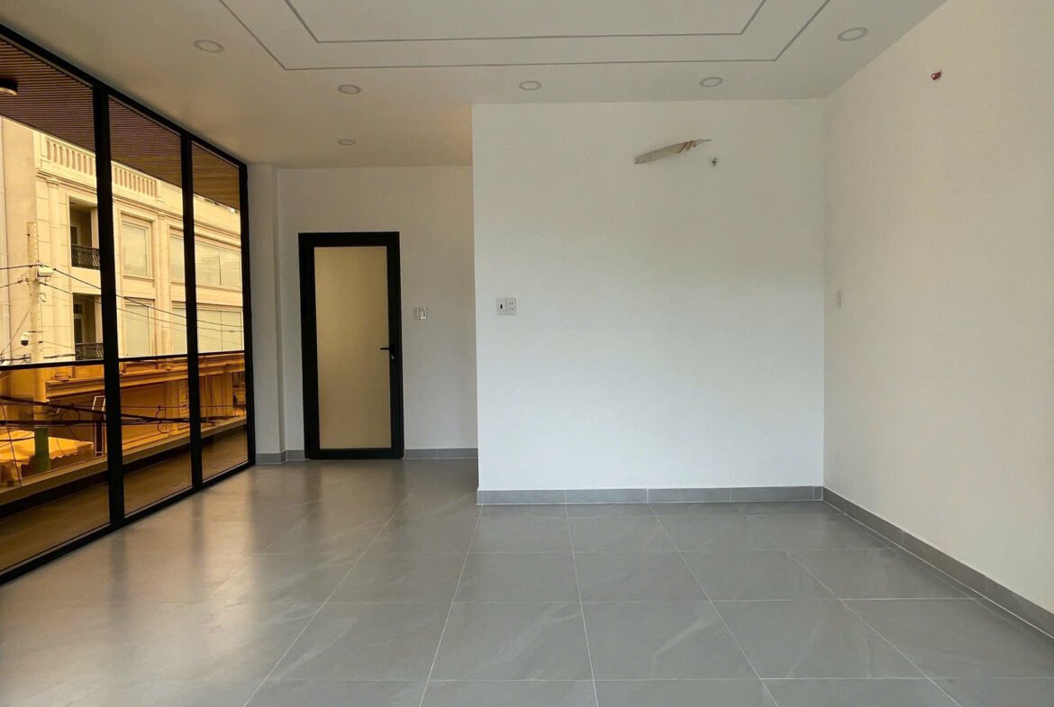 Bán nhà góc 2 mặt tiền khu Ao Sen Tên Lửa 5mx20m 3 lầu