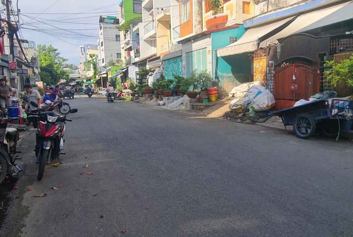 Bán nhà mặt tiền kinh doanh đường Hoàng Văn Hợp 3.9m x 20.6 m sát Khu Tên Lửa