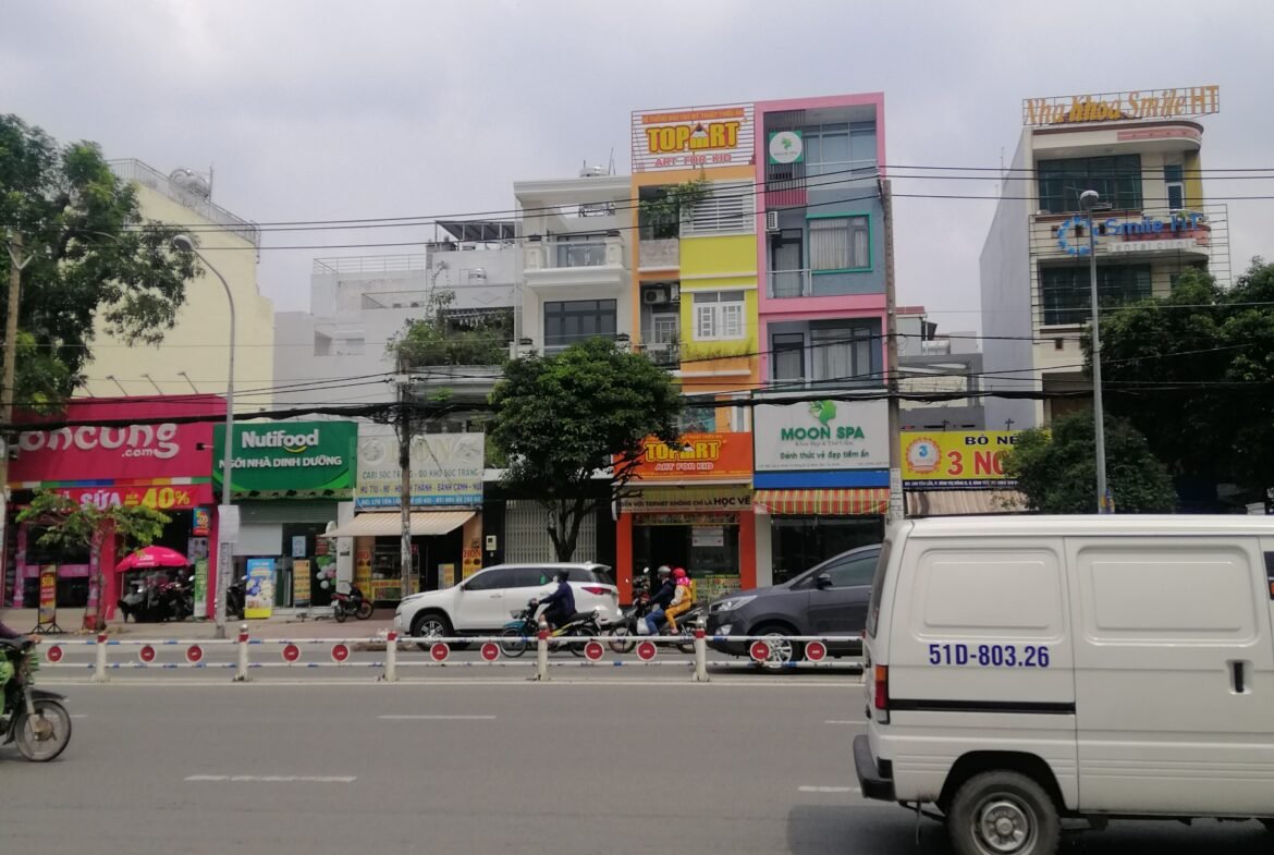 Bán nhà mặt tiền Kinh Doanh đường Tên Lửa lớn 4.5×20 đúc 3.5 tấm