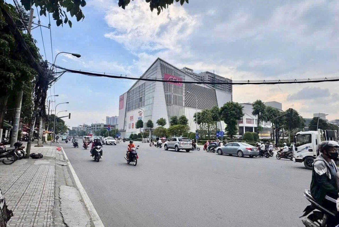 Bán nhà mặt tiền Kinh doanh đường Tên Lửa gần siêu Thị Aeon 6mx20m đúc 3.5 tấm