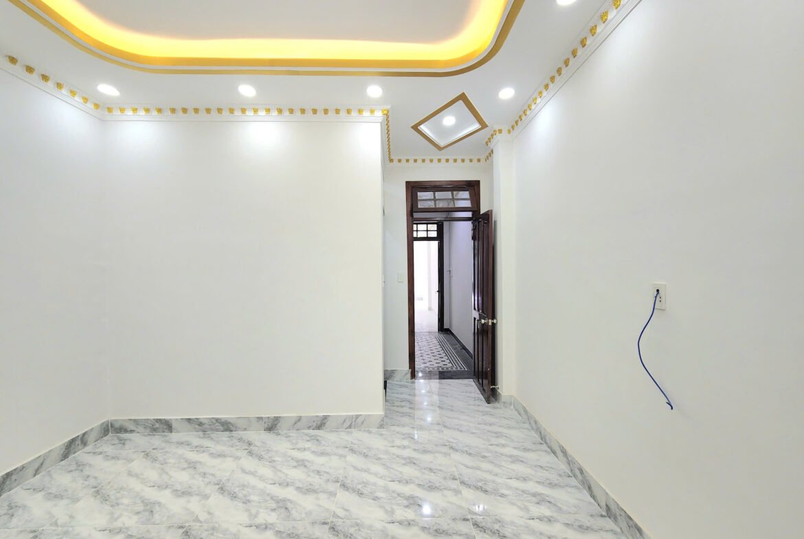 Bán nhà mặt tiền khu Tên Lửa đối diện công viên 4×20 3 lầu có thang máy