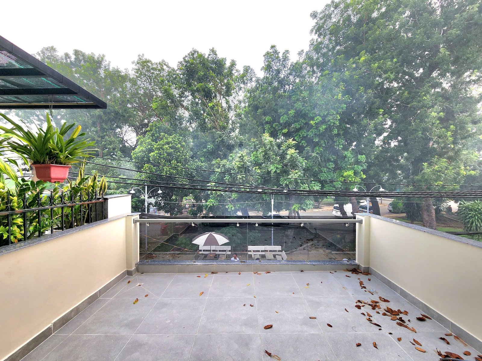 Bán nhà mặt tiền khu Tên Lửa đối diện công viên 4×20 3 lầu có thang máy