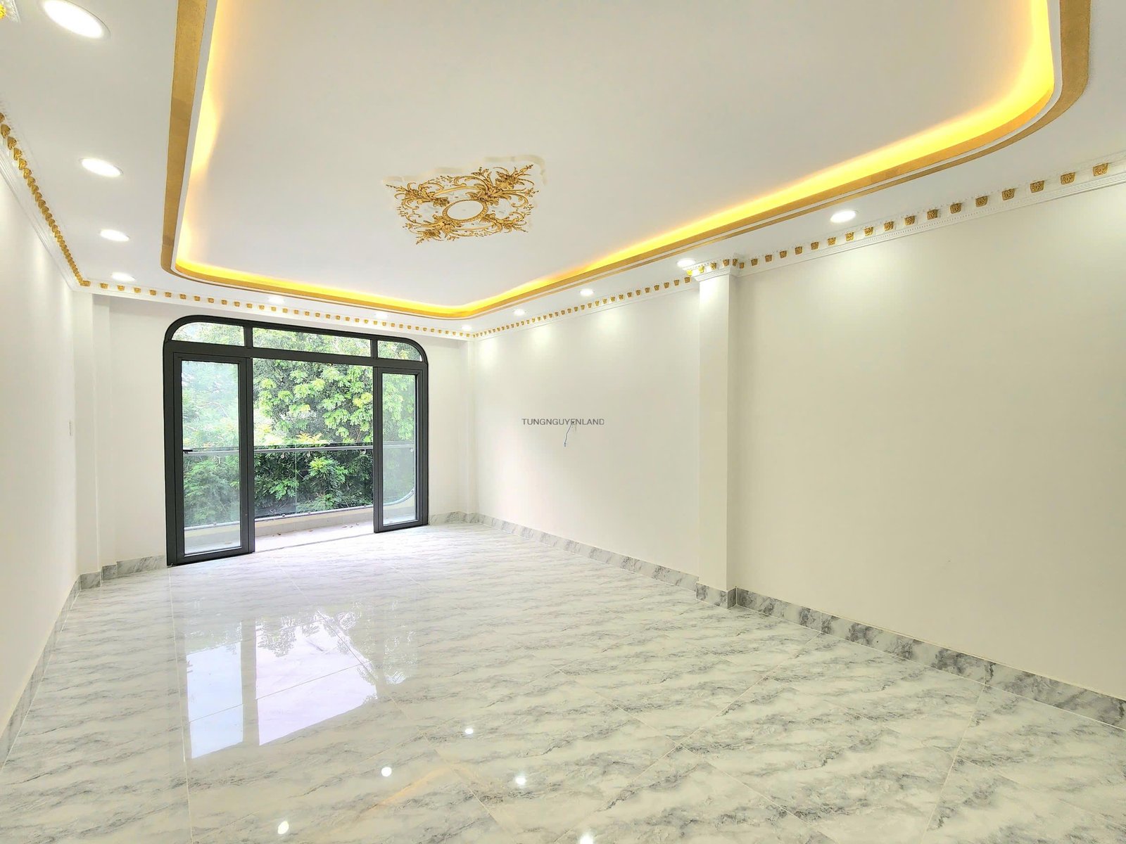 Bán nhà mặt tiền khu Tên Lửa đối diện công viên 4×20 3 lầu có thang máy