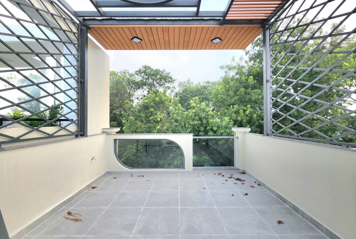 Bán nhà mặt tiền khu Tên Lửa đối diện công viên 4×20 3 lầu có thang máy