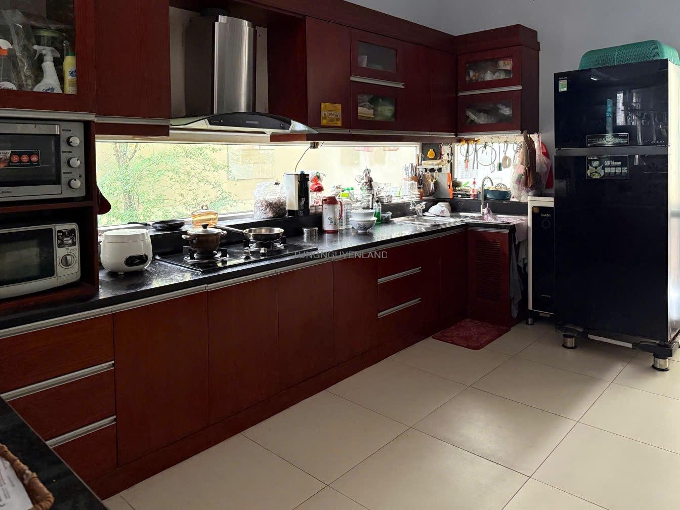 Bán biệt thự Khu Tên Lửa 8mx21m đúc 3 tấm