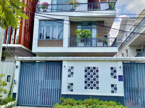 Cho thuê biệt thự khu Ao Sen Tên Lửa 10×20 có hầm đối diện công viên